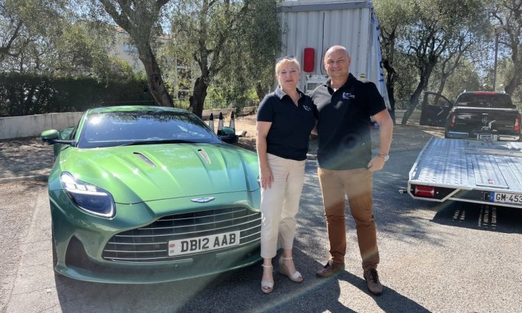 Les dirigeants BLPrestige remercie le personnel Aston Martin pour leur accueil et plus particulièrement Roger. Au plaisir de se revoir.